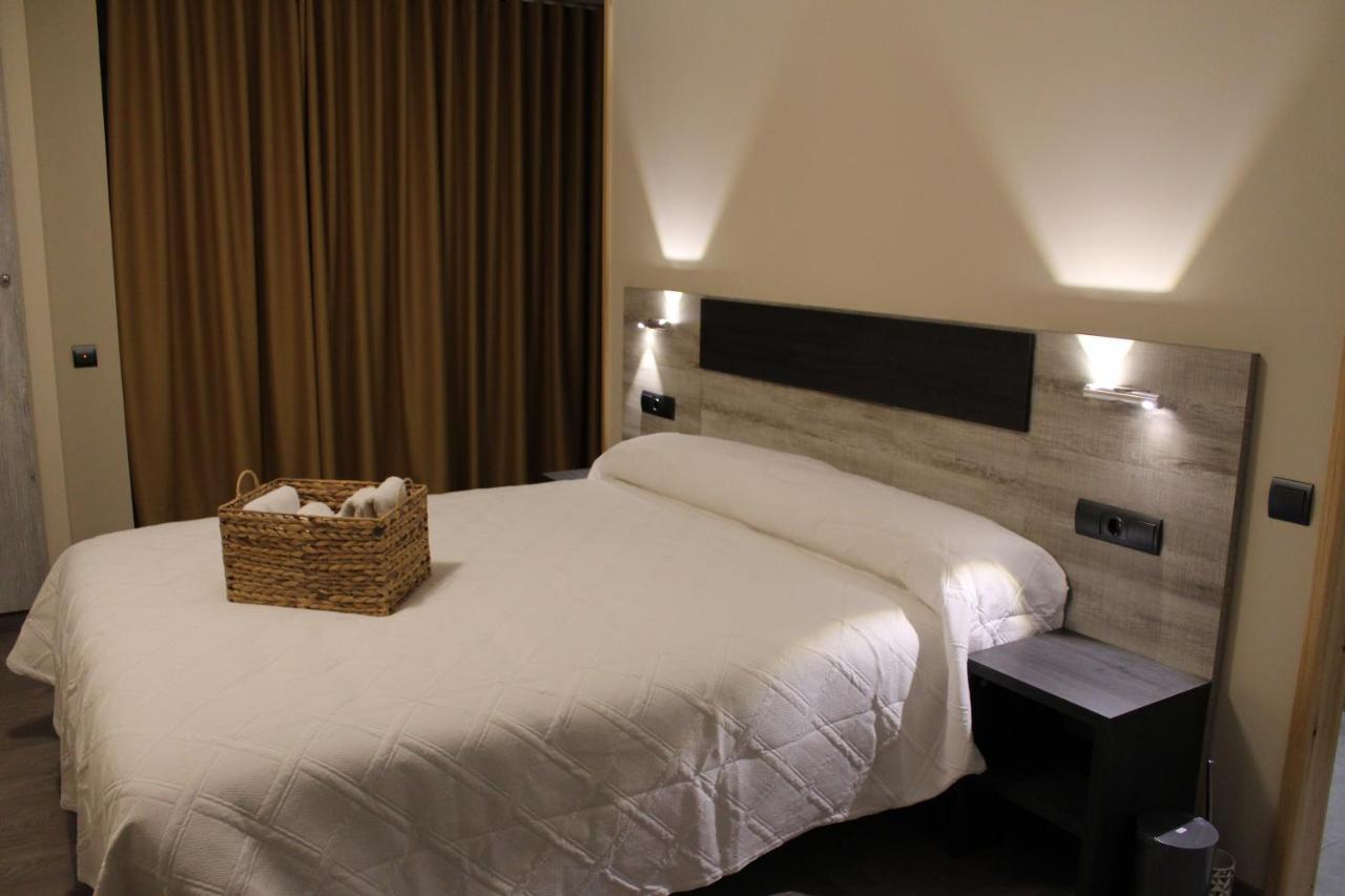 Ca L'Angels Hotel Prat de Comte Kültér fotó